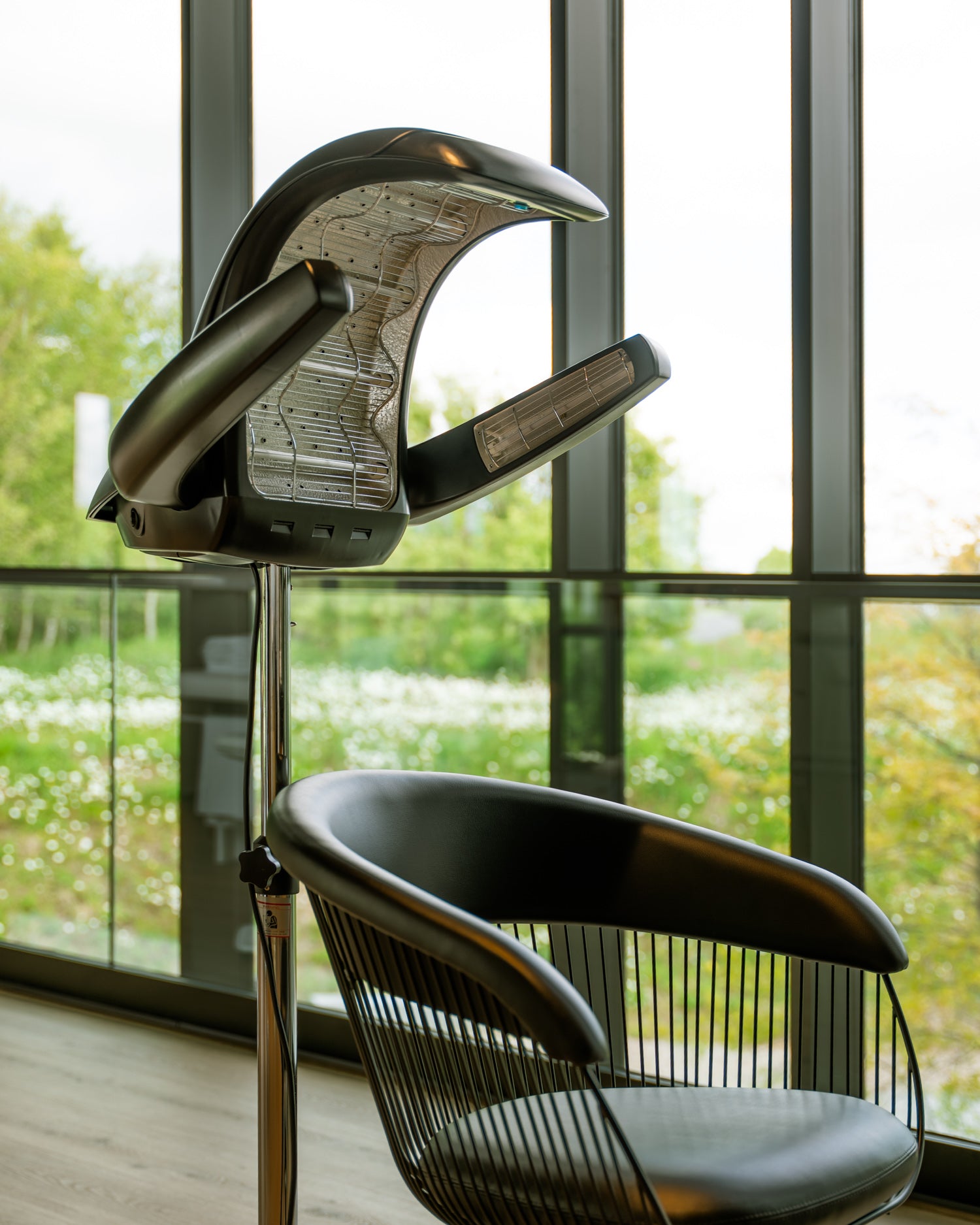 HairMaster 4 - Black hair processor with black cross base