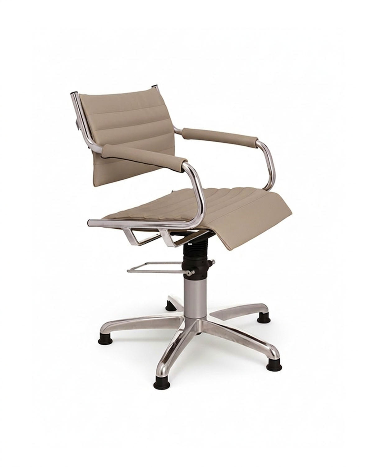 Greiner 59 - beige kampaamotuoli kromisella tähtijalustalla