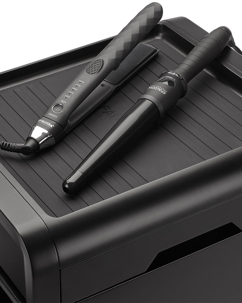 eNOBILE - Musta tarvikevaunu lukolla